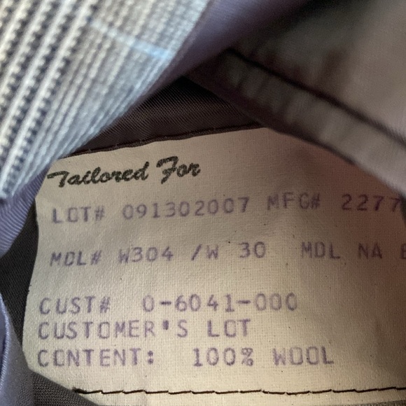 Hickey Freeman Classic two piece suit, 100% Wool like new, pants no pleats 36/30 - Picture 7 of 14